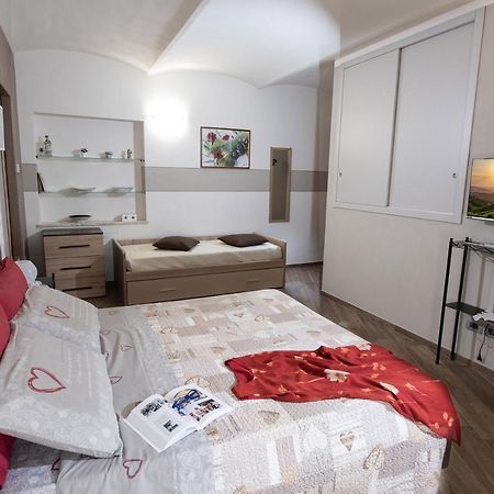 Il Cortiletto Apartment Verduno Luaran gambar